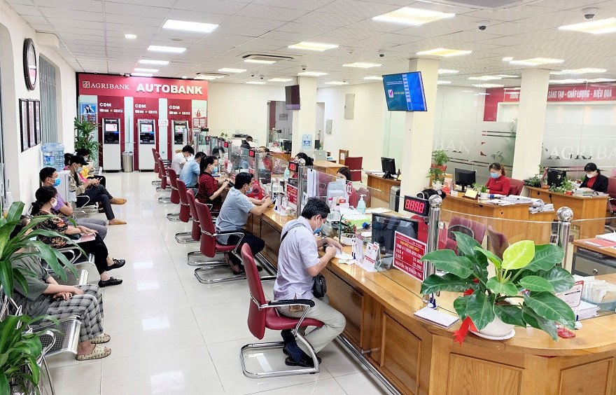 Thu nhập nhân viên Big4: Một ngân hàng giảm 22%, VCB tăng mạnh