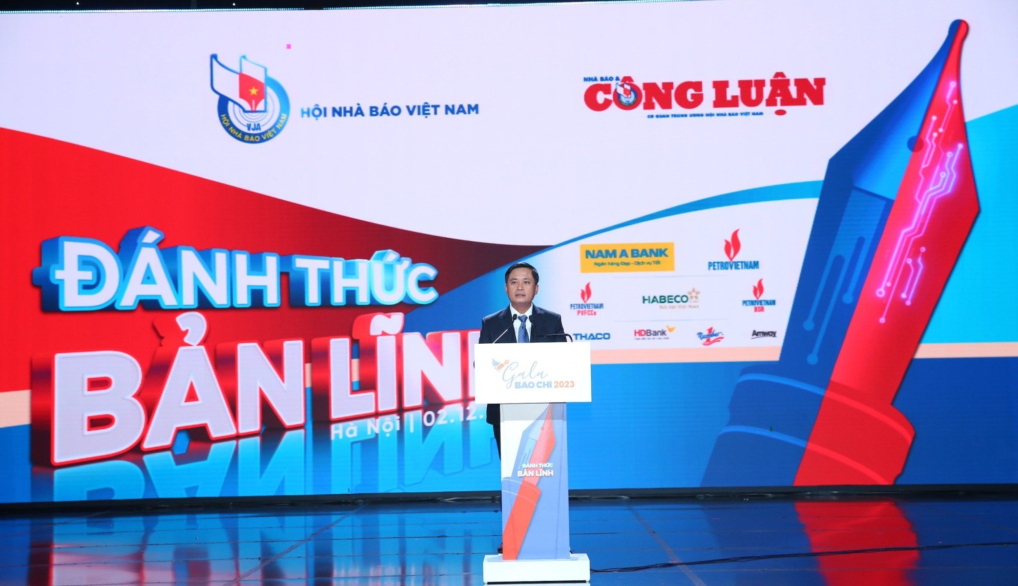 Lễ trao giải “Khoảnh khắc báo chí 2022”: Tôn vinh bản lĩnh dấn thân, lan toả sức sáng tạo